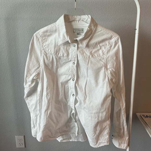 White Tecova’s Button Down - Picture 1 of 7